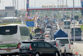 Indonesia traffic jam: 12 die in Java gridlock during Ramadan